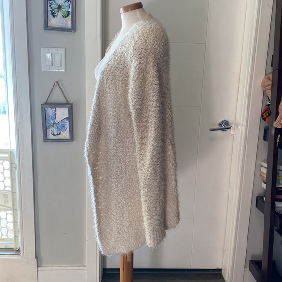 Seven sisters fuzzy sweater - Picture 3 of 7